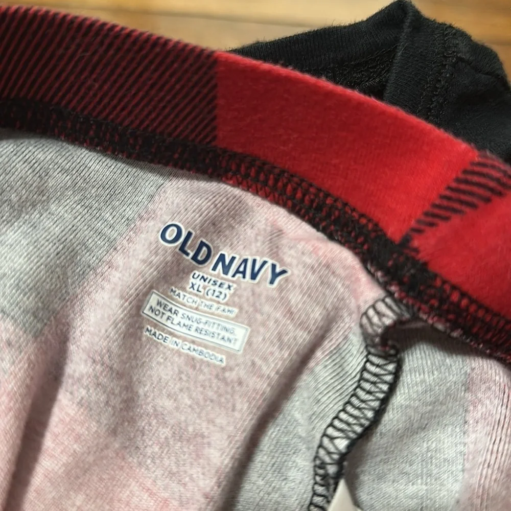 Old Navy Unisex Kids Family Matching Pajamas, “Believe”, Sz 12